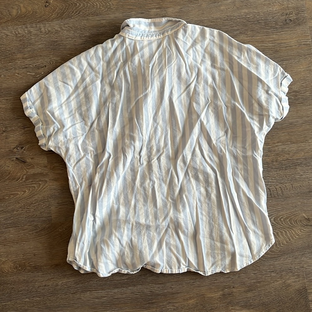 Universal Thread Button Down Shirt - Picture 2 of 2
